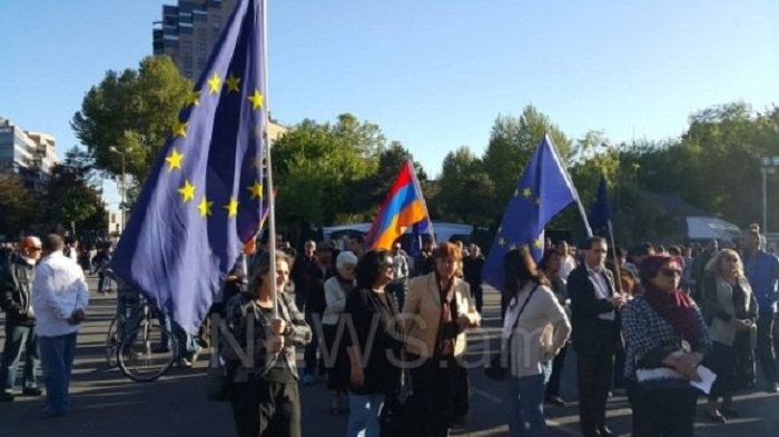Protests in Yerevan - 42 protesters arrested - PHOTOS